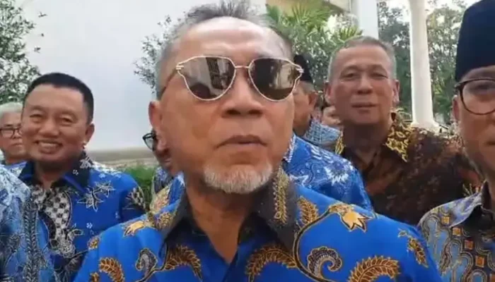 Bawa Rombongan PAN Menghadap Jokowi dalam Istana, Zulhas: Enggak Pernah Bisa Foto