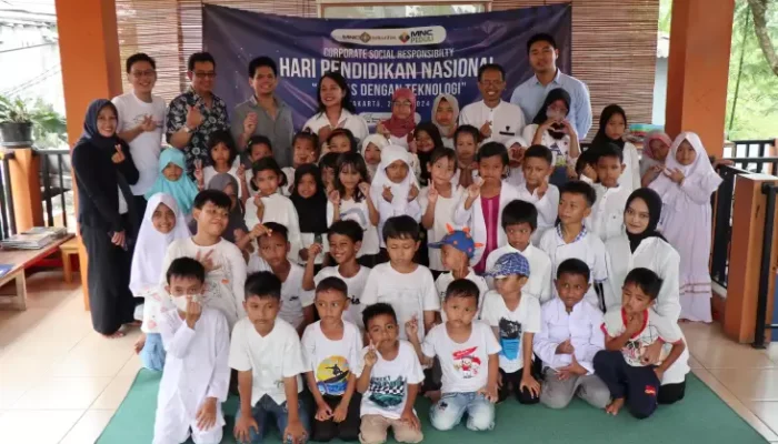 Cerdaskan Generasi Muda, MNC Sekuritas Didukung MNC Peduli Gelar CSR dalam Hari Pendidikan Nasional