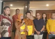 Diusung Golkar Maju Pilgub Jatim, Khofifah-Emil Siap Kerja Keras