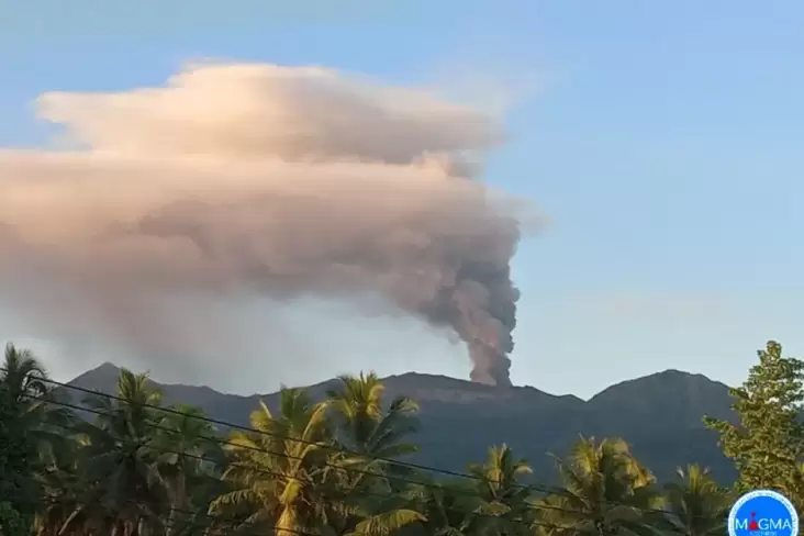 Gunung Dukono Erupsi Waktu Dini Hari Ini, Letusan 1.100 Unit di Atas Puncak