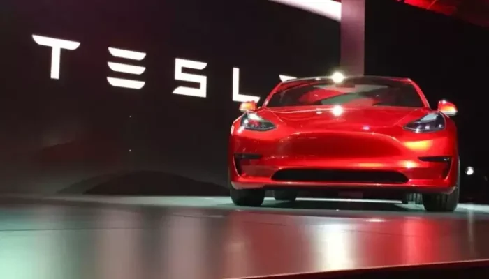 Pasar Mobil Hybrid Salah Satu Penyebab Penjualan Tesla Anjlok