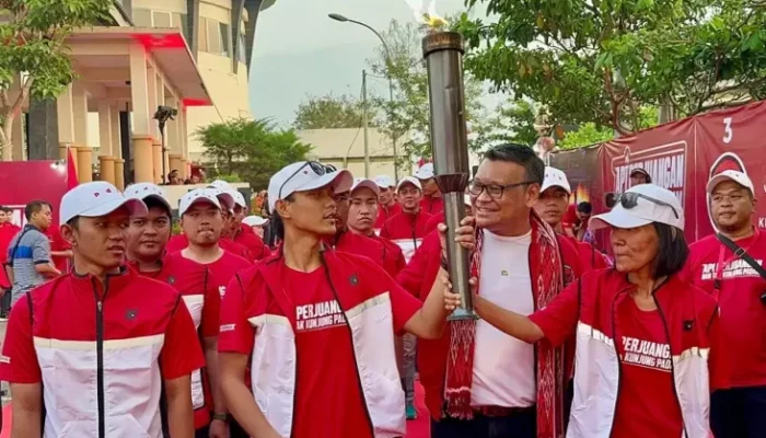 PDIP Lepas Pelari Pembawa Obor Api Perjuangan dari Grobogan Menuju Rakernas V ke Ibukota