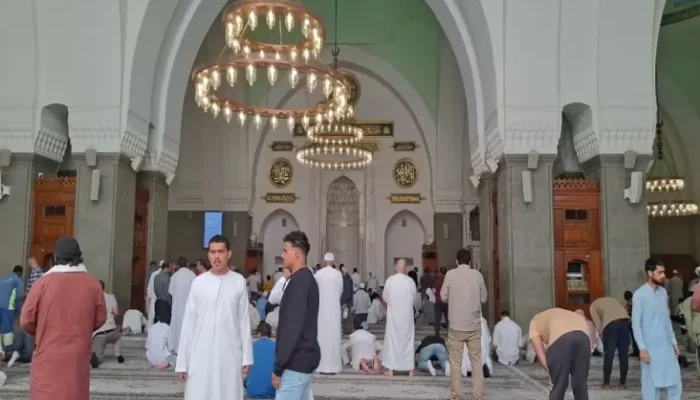 Salat Zuhur dalam Masjid Quba, Masjid Pertama yang Dibangun Rasulullah