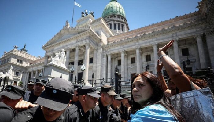 Tok! Argentina Resmi Masuk ke Jurang Resesi