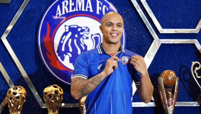 Arema FC perkenalkan tiga pemain asing baru