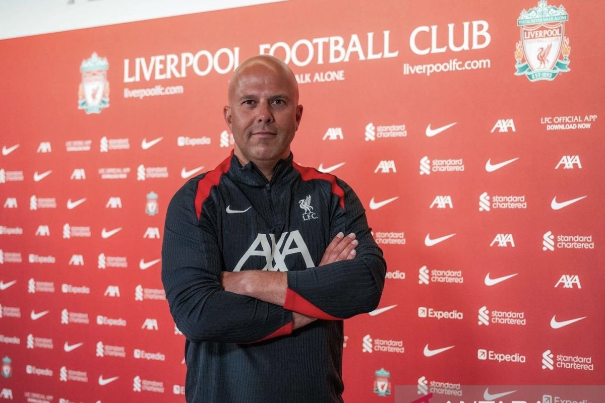 Arne Slot sudah ada ada pikirkan rencana pengiriman Liverpool untuk musim depan