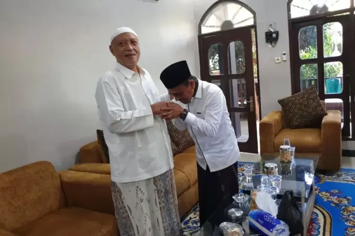 Sowan ke Ponpes Al Hamidy Banyuanyar, Sekjen PBB Temui Kiai Muhammad Rofi’i Baidlowi