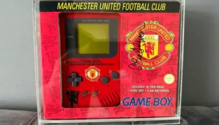 Game Boy Manchester United Terjual Rp623 jutaan